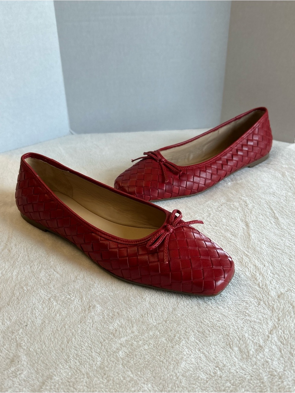 Bernardo Women’s Gwynn Red Woven Leather Ballet Flats with Bow Size 9M New